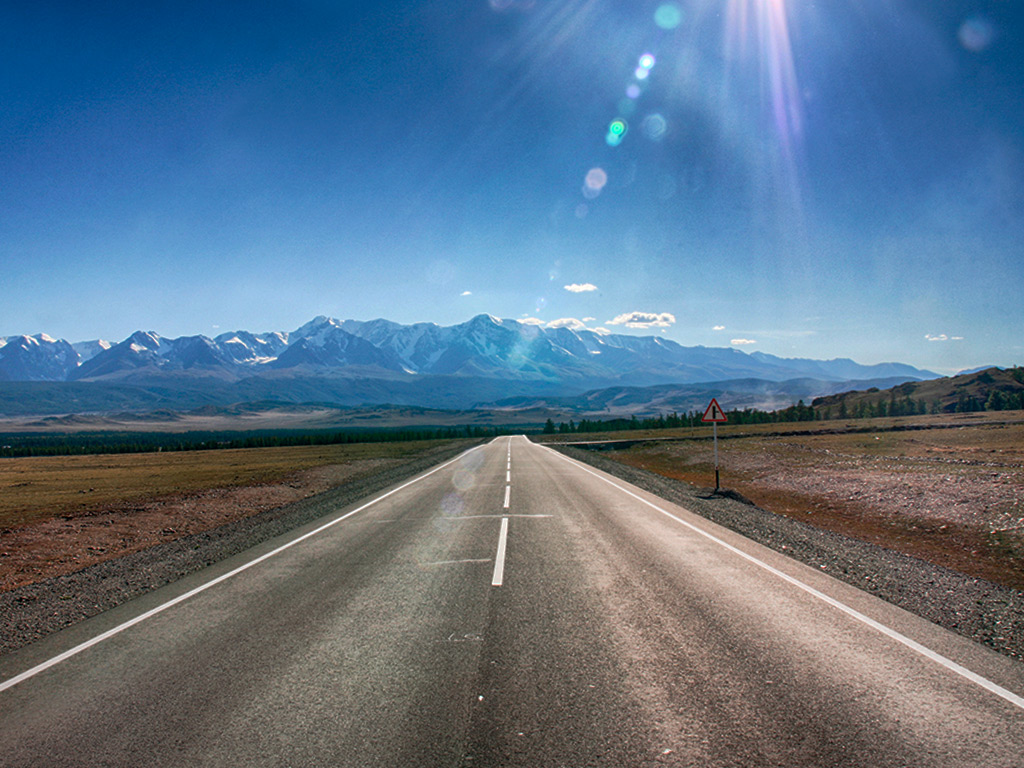 Чуйский тракт в Курайской степи